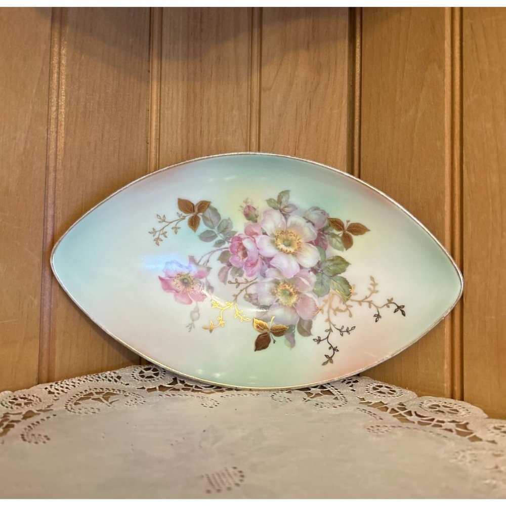 Vintage Wild Rose Schumann Bavaria Smooth Gold Trim Smooth Relish Dish
